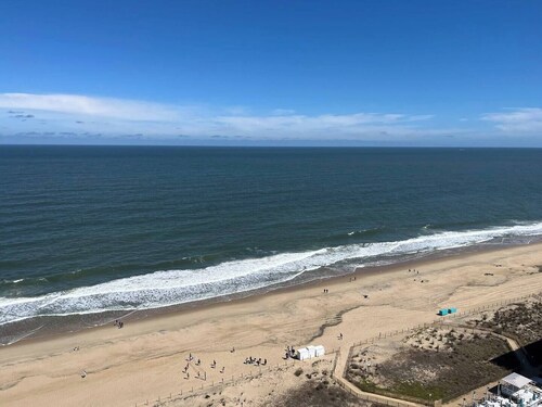 Welcome to your oceanfront beach retreat Penthouse!
