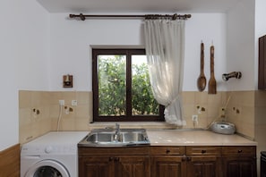 Estudio (Apartment Vukic - Studio Apartment wi) | Cocineta privada | Refrigerador