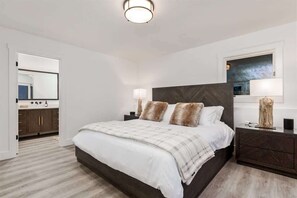 5 bedrooms, iron/ironing board, WiFi, bed sheets