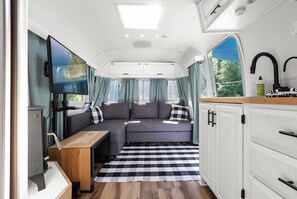 Televisión, chimenea