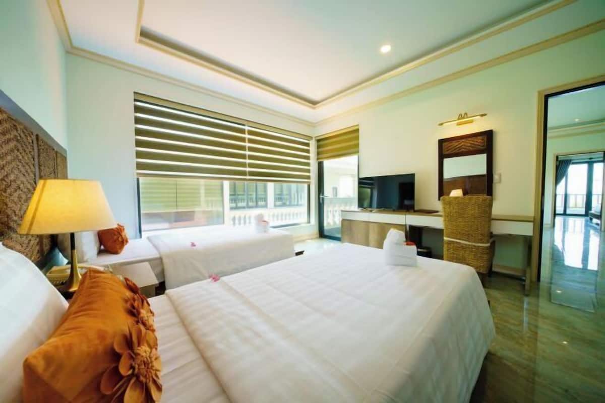 Minibar, in-room safe, soundproofing, free WiFi