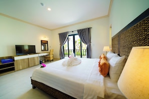 Minibar, in-room safe, soundproofing, free WiFi - Blooming Lotus Resort (Phan Thiet)
