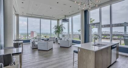 Luxe 1BR with Private Terrace near Ottawa Hospital