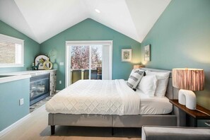 3 bedrooms, desk, travel cot, WiFi - Queen Anne Secret Garden | Space Needle & City Skylight View (Seattle)