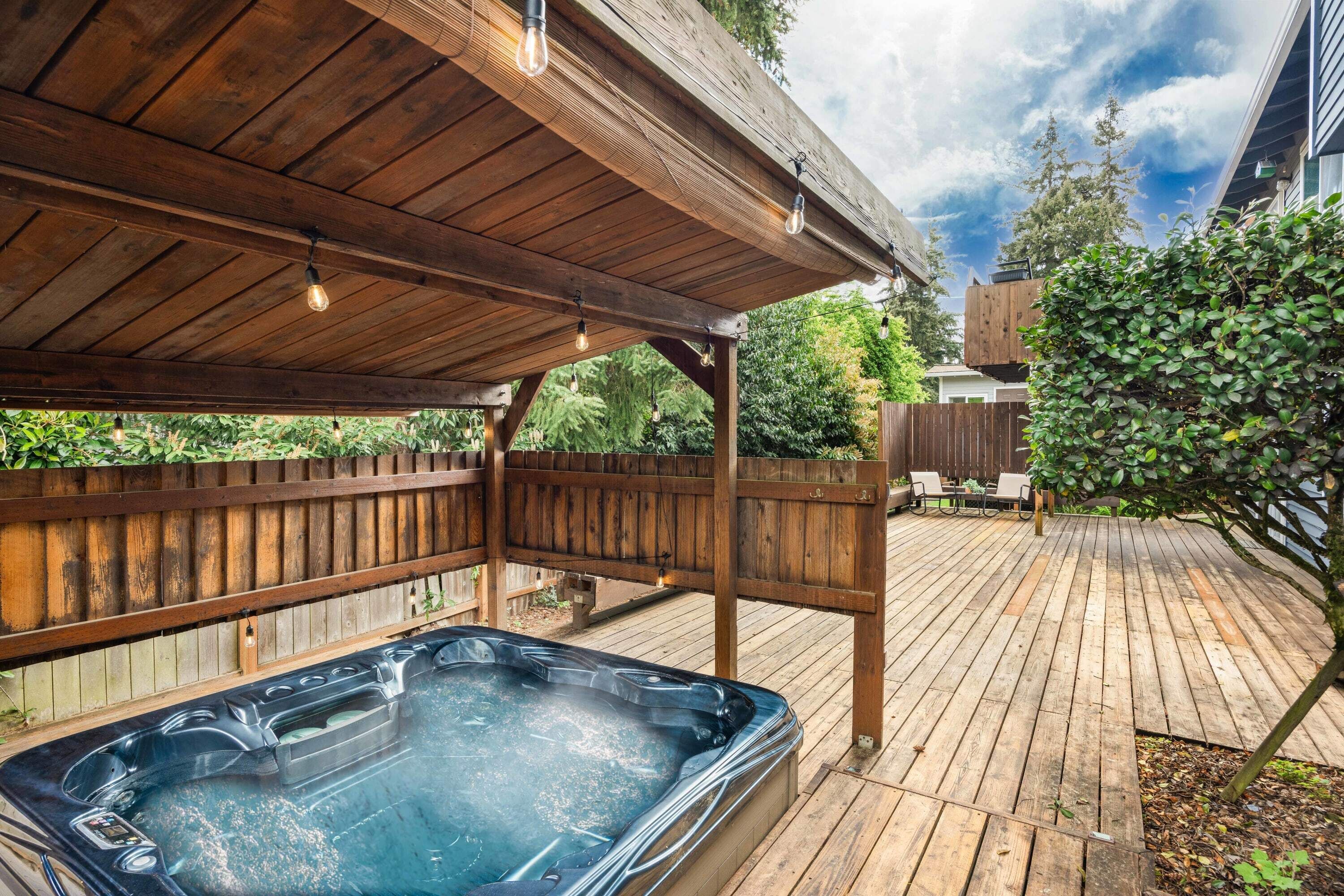 Bañera de hidromasaje al aire libre