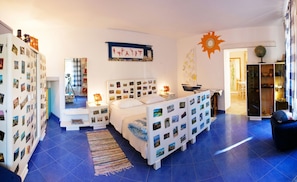 Studio (Studio Apartment Sretna - Studio Apar) | Barnesenger og wi-fi (inkludert)