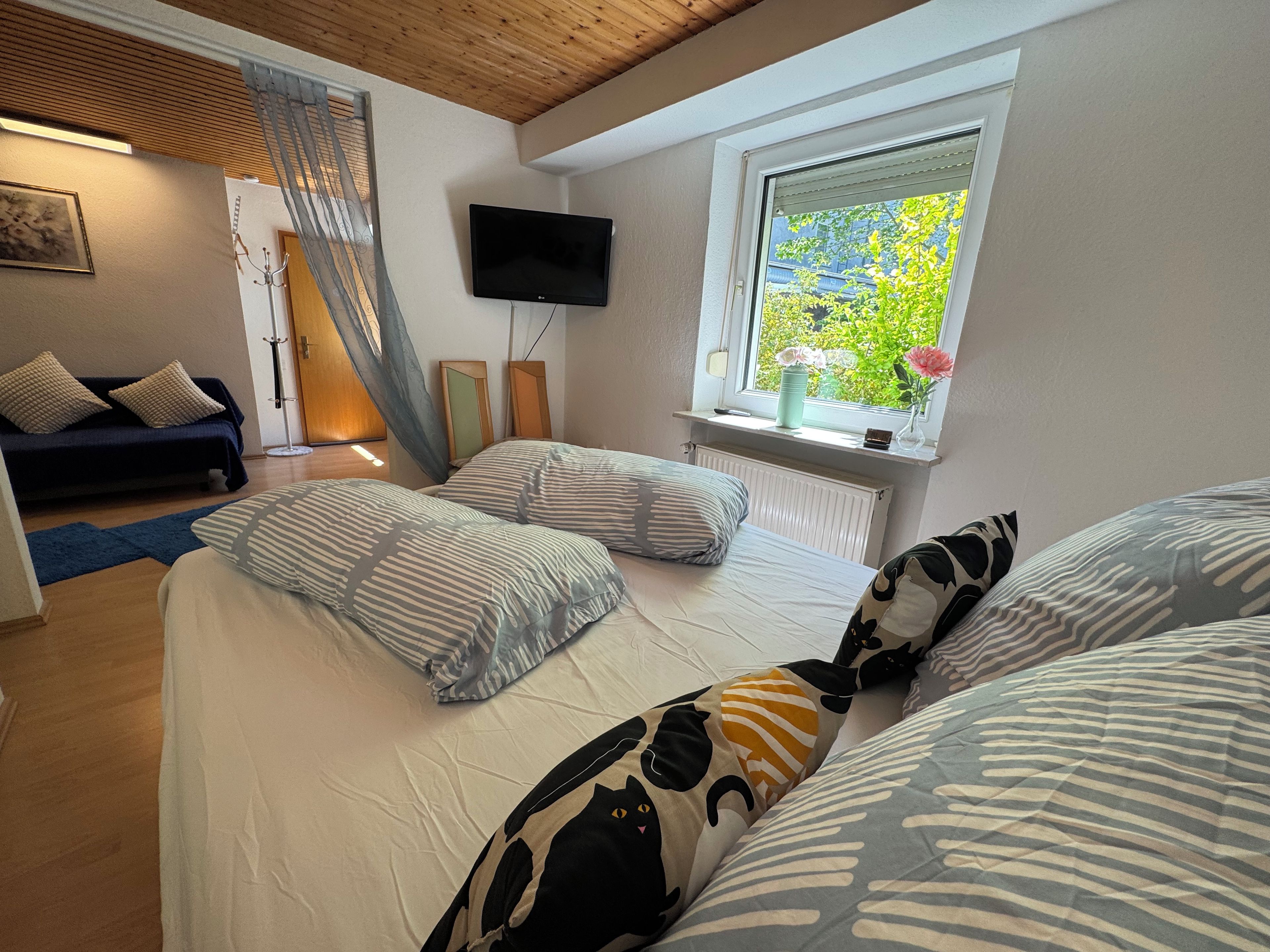1 chambre, fer et planche à repasser, lit parapluie, Wi-Fi gratuit