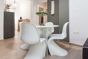 Dining - Exarhia Silver Moon with Acropolis View (Athina)