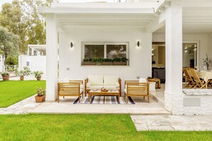 屋外ダイニングエリア