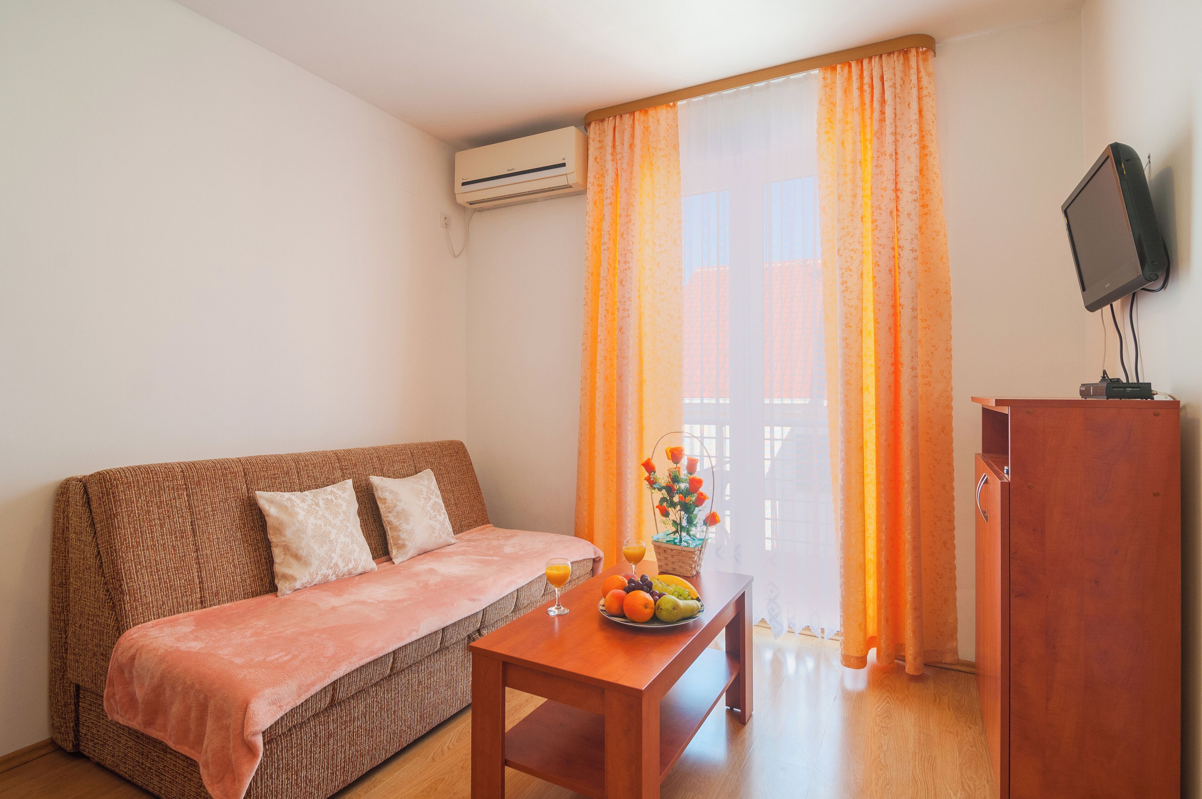 公寓 (Apartments Island Beat - One Bedroom ) | 客厅 | 32-英寸纯平电视（配备数码频道）