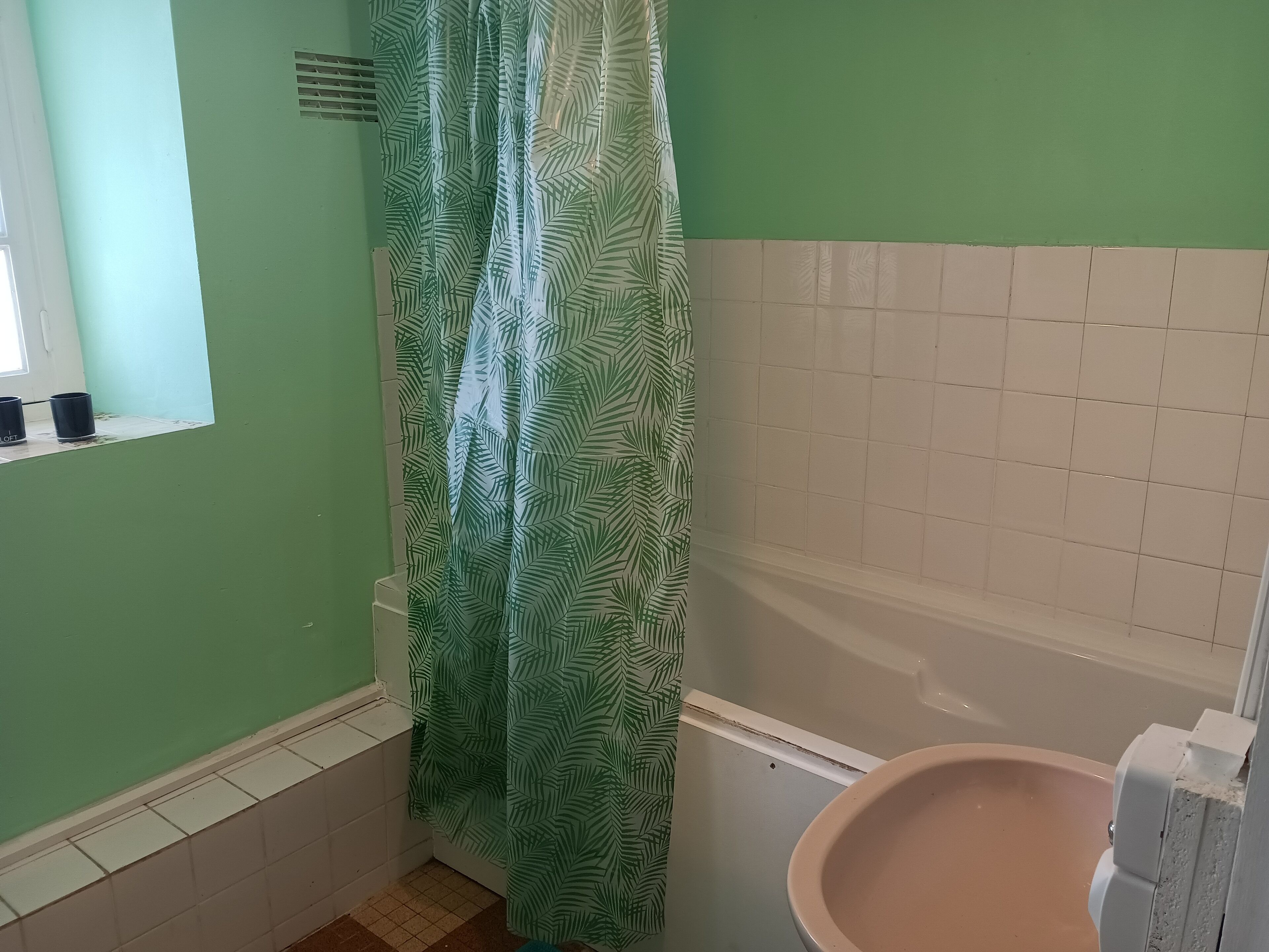 Asciugamani, sapone, carta igienica