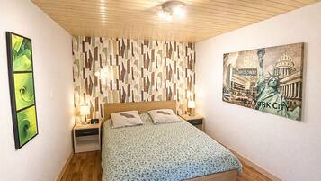 1 bedroom, iron/ironing board, WiFi, bed sheets