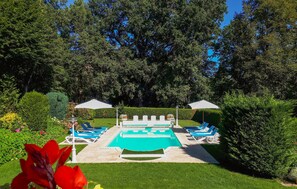 A heated pool - Gorgeous home in Lencloître (Lencloître)