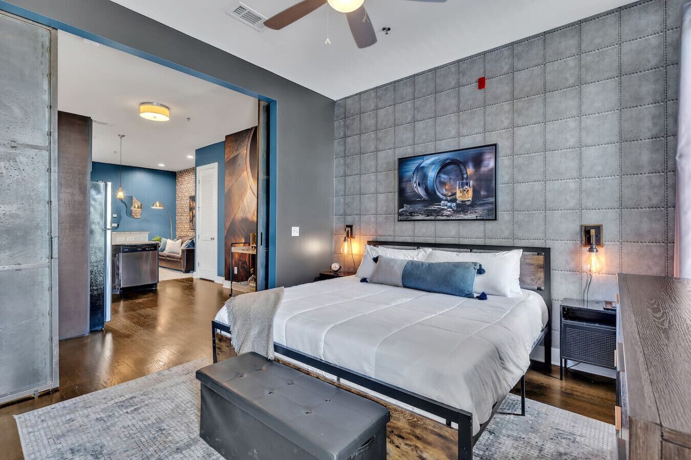 مكتب ومكواة/لوح كي وواي فاي مجانًا وملاءات أسرّة