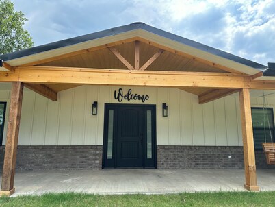 LaMar-a-Lago is a beautiful new home minutes from Lake Tenkiller