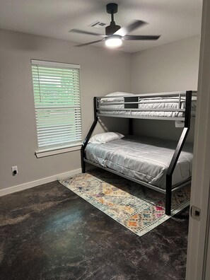 3 habitaciones, wifi gratis y ropa de cama