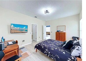 3 bedrooms, desk, iron/ironing board, travel crib