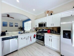 Coffee/tea maker, fridge, microwave, oven - Clermont home just 18 minutes from Walt Disney World® Resort (Clermont)