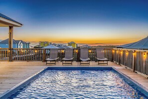 Outdoor pool, a heated pool