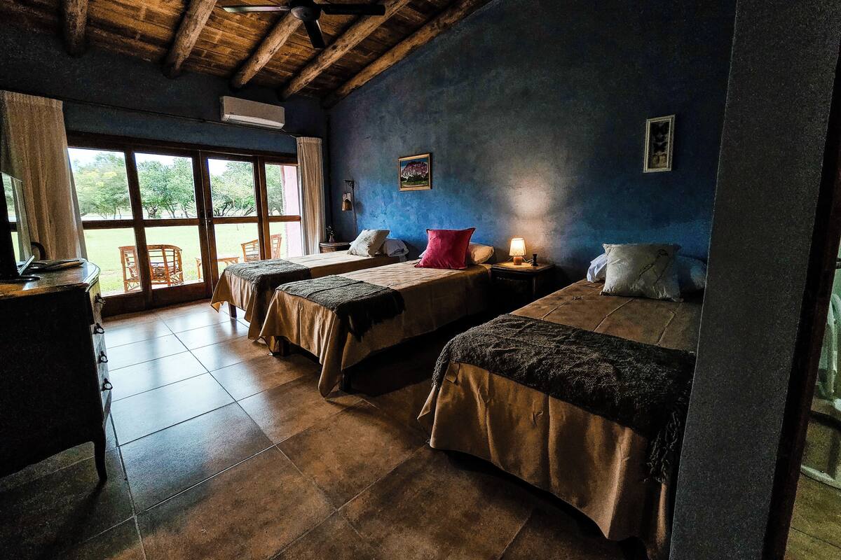 Standard-Dreibettzimmer, Balkon, Blick auf die Lagune | 1 Schlafzimmer, Bettwäsche aus ägyptischer Baumwolle