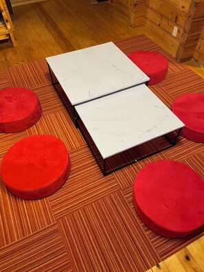 المنشأة من الداخل