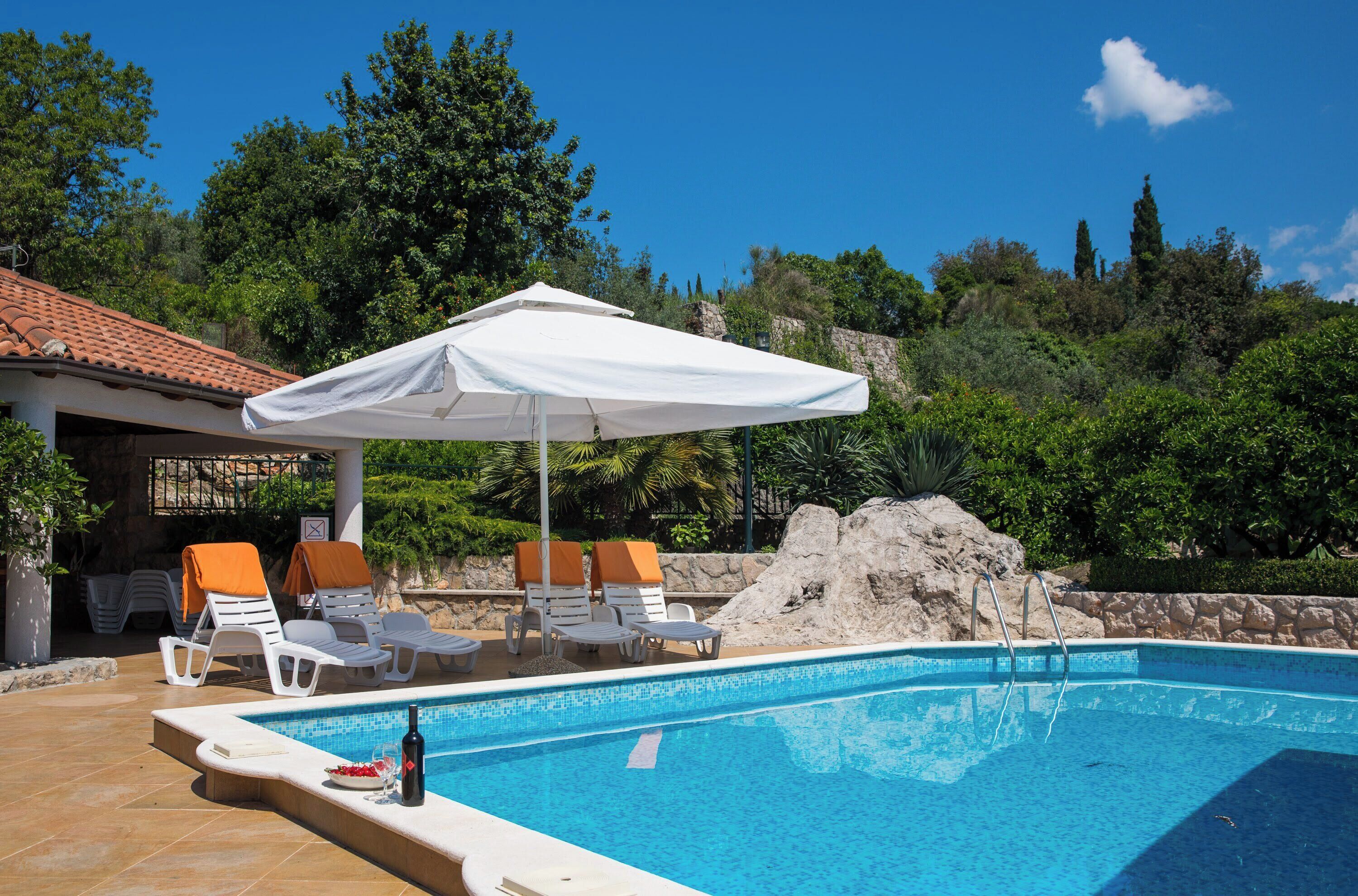 Alberca al aire libre por temporada 