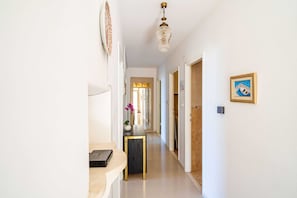Appartement (Three-Bedroom Apartment with Balcony ) | Intérieur