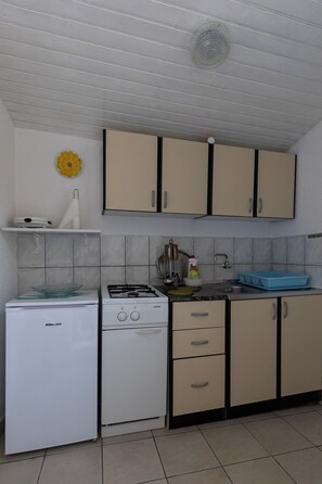 Apartment (Apartments Belenum - One-Bedroom Apar) | Private kitchen - Apartments Belenum (Zupa dubrovacka)