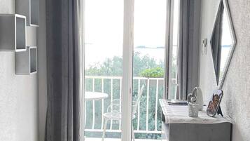 Double Room (Apartments Belenum - Double Room with) | 3 bedrooms, free WiFi