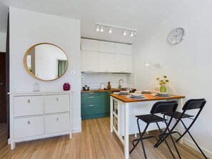 Fridge, microwave, stovetop, electric kettle
