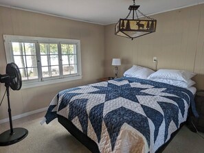 2 soverom, strykejern/-brett, wi-fi og sengetøy