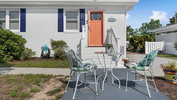 Outdoor dining