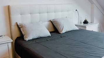 3 bedrooms, iron/ironing board, travel crib, WiFi