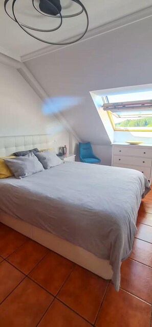 4 Schlafzimmer, Bügeleisen/Bügelbrett, Reisekinderbett, WLAN
