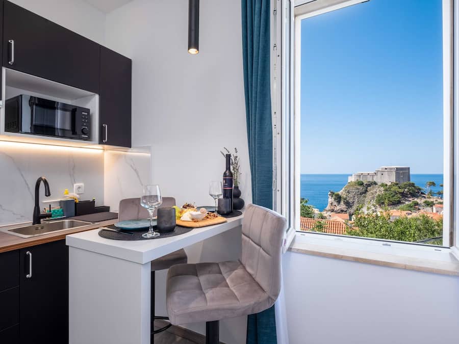 Estudio (Superior Studio with Sea and city vie) | Comedor