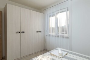 Lägenhet (Two Bedroom Apartment with Balcony) | 2 sovrum och gratis wi-fi