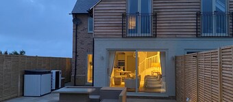 Luxury House | No.1 The Hides