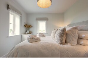 3 chambres, fer et planche à repasser, Wi-Fi, literie fournie