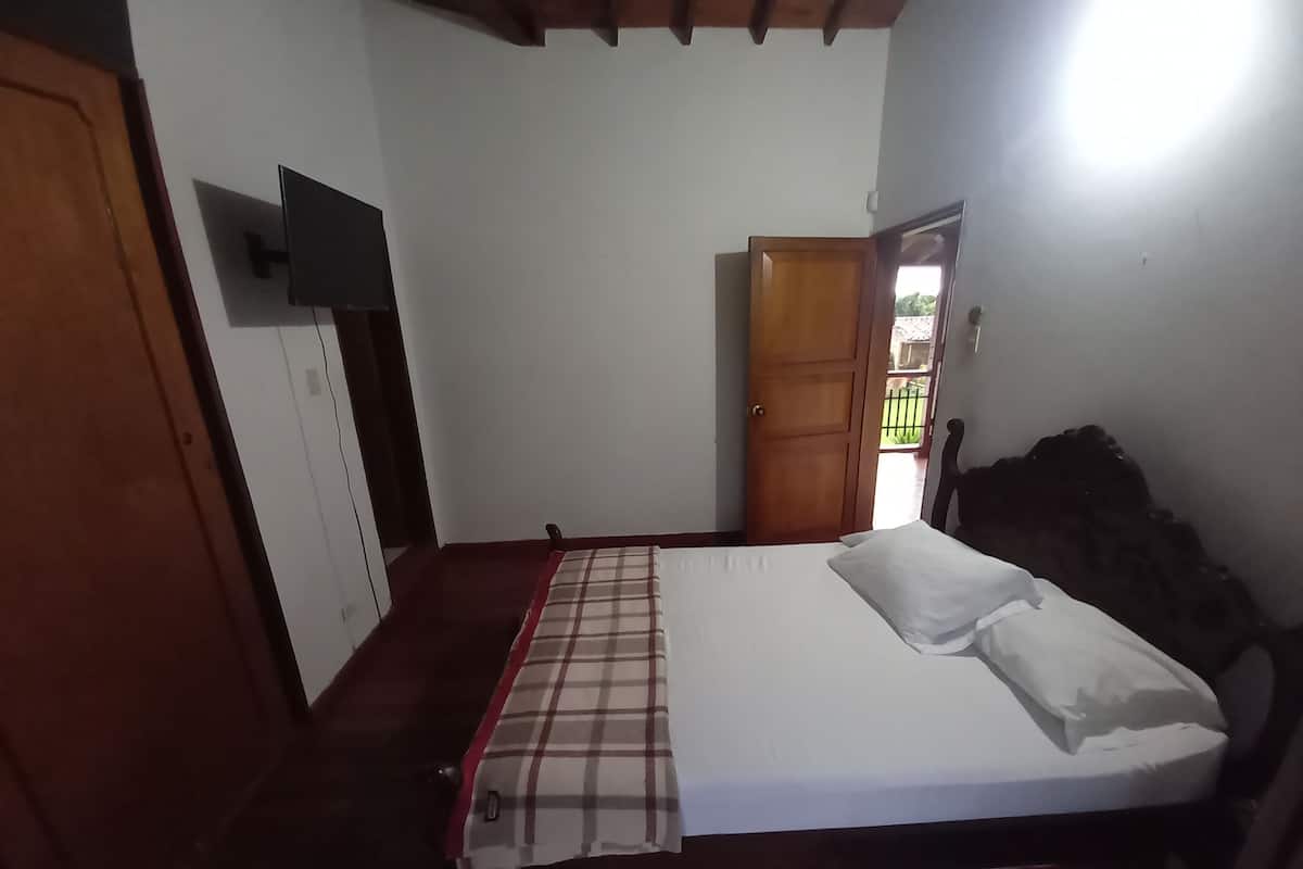 Basic Triple Room, Garden View