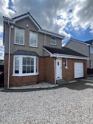 Exterior - New House interior May 2024. 3 bedroom detached 140m2. Private gardens/parking (Ayr)