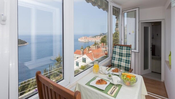 アパートメント (One Bedroom Apartment with Sea View a) | バルコニー