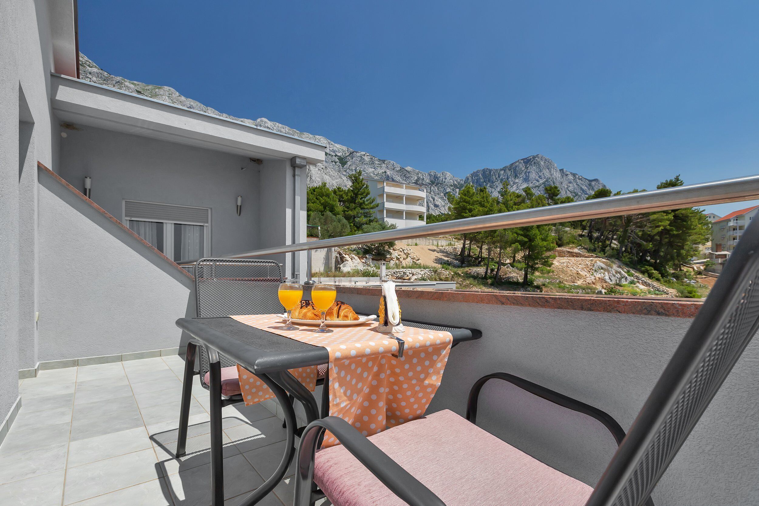 Studio (Studio Apartment) | Balcony