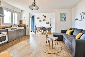 TV, stereo, offices - Appartement vue côte sauvage (Les Sables-d'Olonne)