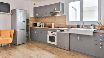 Réfrigérateur, micro-ondes, four, lave-vaisselle