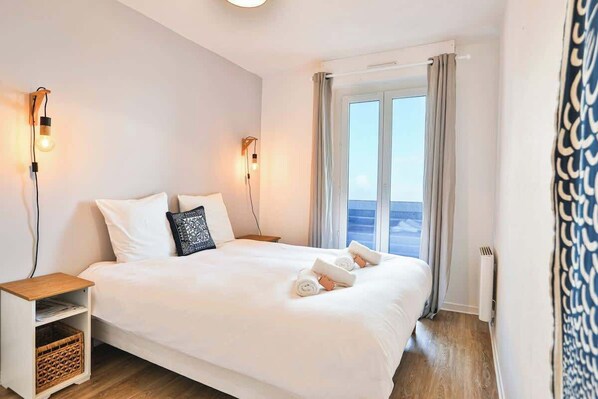 2 bedrooms, desk, iron/ironing board, travel cot - Appartement vue côte sauvage (Les Sables-d'Olonne)