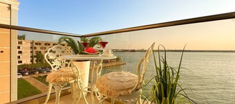 Deluxe Criss Solid Residence Mamaia