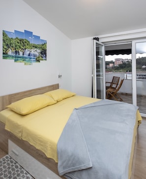 Apartment (Two Bedroom Apartment with Balcony) - Apartment Mia (Split)