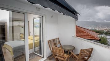Appartement (Two Bedroom Apartment with Balcony) | Terrasse/Patio