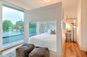 4 bedrooms, iron/ironing board, WiFi, bed sheets - Huge Ultimate Lux! 16 Beds-Hot Tub & Elevator! (Nashville)