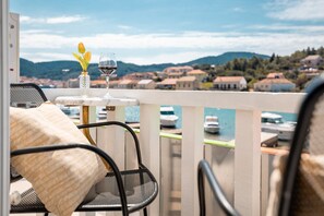 Maison (Three Bedroom Holiday Home with Sea V) | Balcon